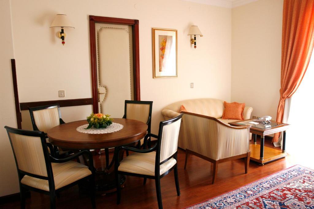 Hotel Mozart Opatija Rom bilde