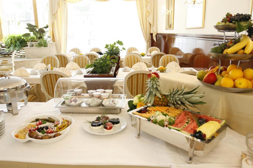 Hotel Mozart Opatija Rom bilde